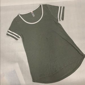 Lularue XS olive shirt
